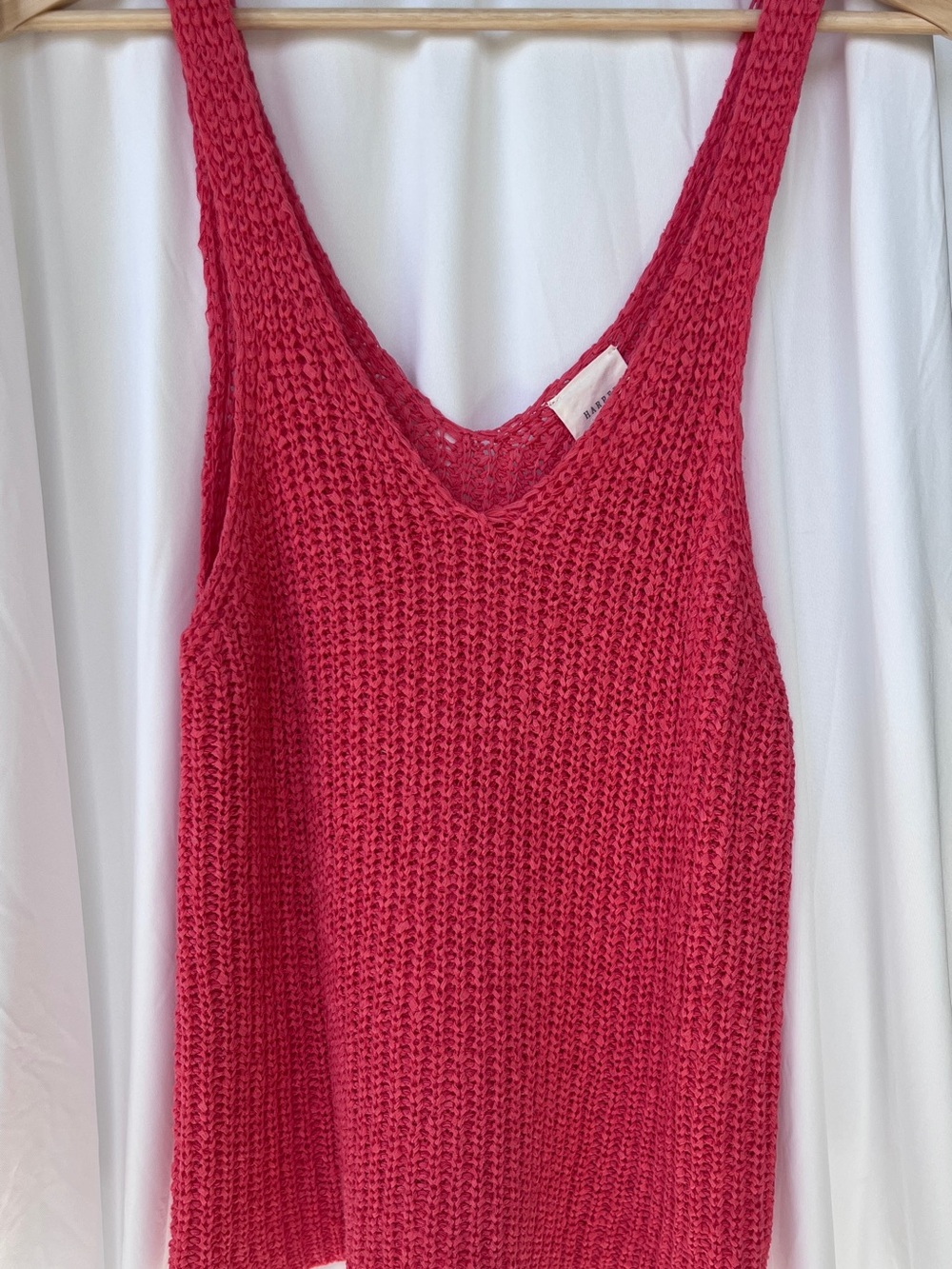 Sleeveless V-Neck Knit Tank Top - Bright Coral